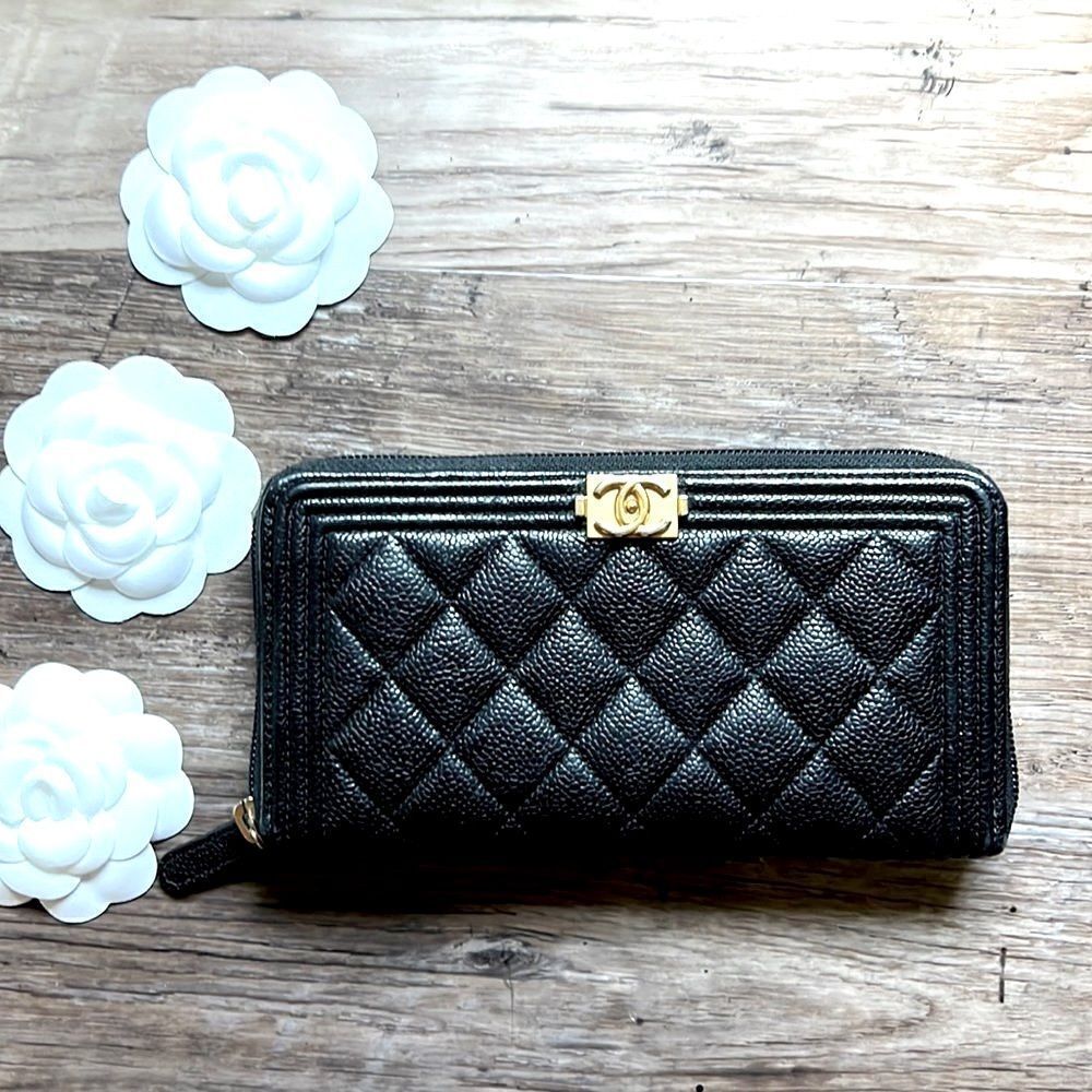 Chanel caviar wallet 